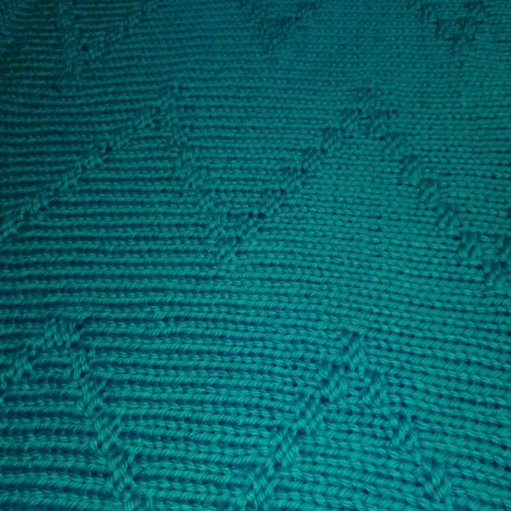 Hand Knit Thick Chevron Bed Runner in Bluebird Blue 26x64in. NEW